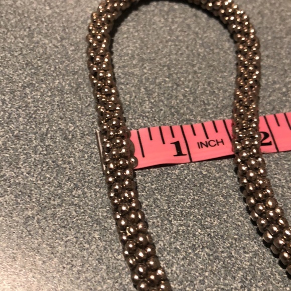 Silver Color Rounded Necklace - Picture 6 of 6